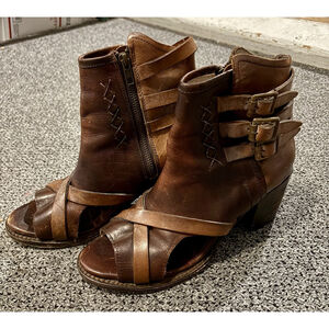 Freebird by Steven Peru Leather Size 9 Mid-Shaft Ankle Open Toe Buckles Brown